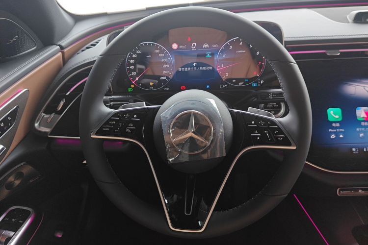 奔驰E级 2025款 改款 E 300 L 豪华型中控内饰13