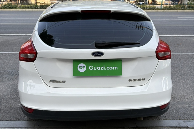 福特 福克斯 2015款 两厢 1.6L 自动舒适型车身外观6003