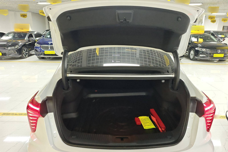 红旗H5 2024款 1.5T HEV智联旗畅版局部细节23