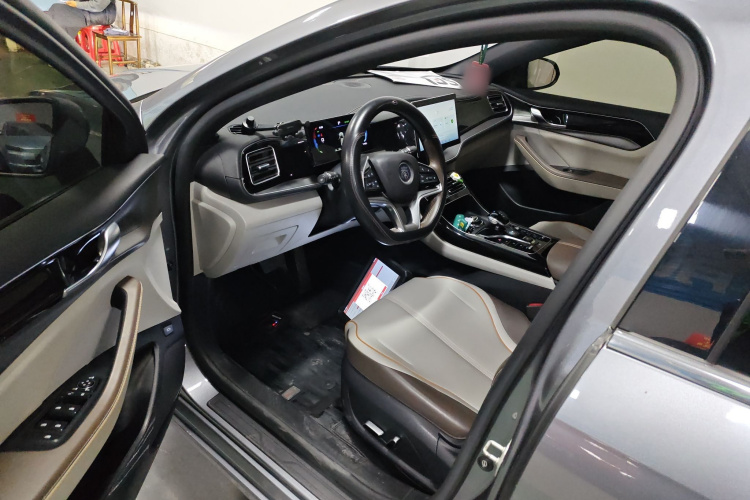 比亚迪 秦PLUS 2023款 冠军版 EV 510KM超越型中控内饰7003