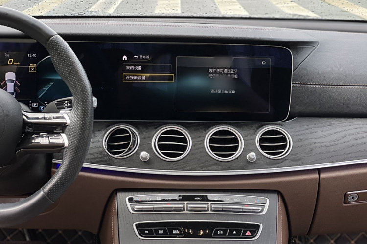 奔驰E级 2023款 改款 E 300 L 运动时尚型中控内饰7008