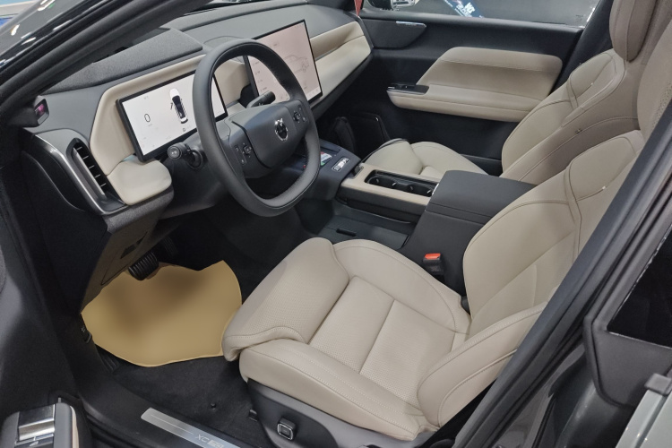 沃尔沃XC70插电式混动 2026款 四驱超长续航Ultra中控内饰19