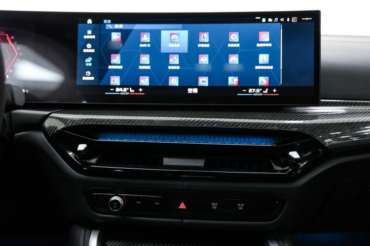 宝马M4 2024款 M4双门轿跑车 M xDrive 雷霆版中控内饰7004