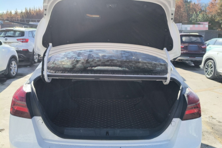 吉利汽车 帝豪 2018款 1.5L CVT向上互联版机舱底盘23