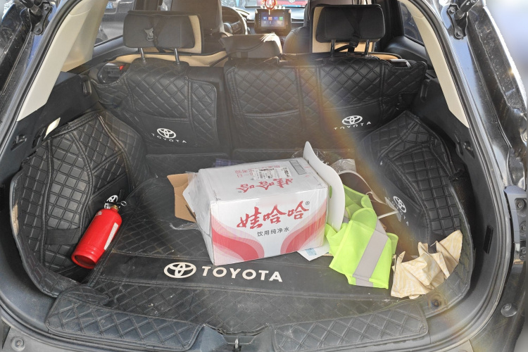 丰田 卡罗拉锐放 2022款 2.0L 先锋版中控内饰23