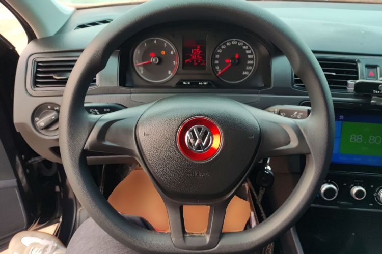 大众 桑塔纳 2016款 1.6L 手动风尚版中控内饰13