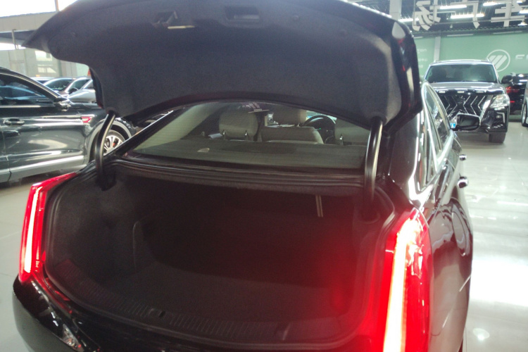 凯迪拉克XTS 2016款 28T 精英型机舱底盘23