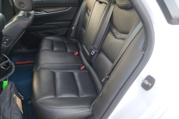 凯迪拉克XTS 2018款 28T 豪华型中控内饰21