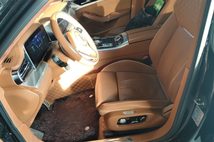 红旗H9 2020款 2.0T 智联旗畅版中控内饰19