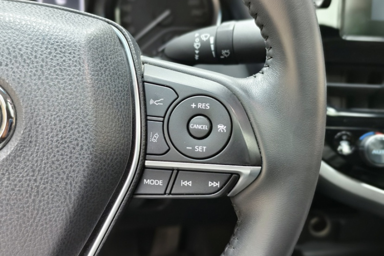 丰田 凯美瑞 2023款 双擎 2.5HGVP 领先版中控内饰7008