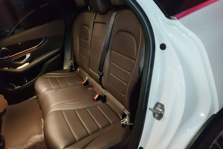 奔驰GLC 2019款 GLC 260 L 4MATIC 动感型中控内饰7003