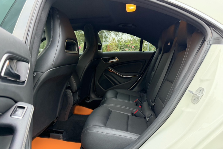 奔驰CLA 2017款 CLA 200 动感型中控内饰7001