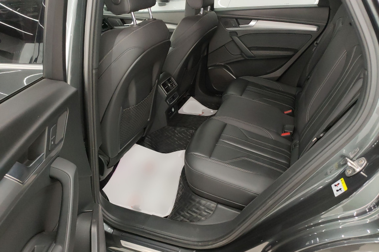 奥迪Q5L Sportback 2021款 40 TFSI 时尚型中控内饰21