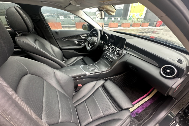 奔驰C级 2019款 C 260 L 运动版中控内饰7010