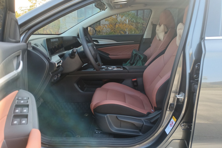 长安 逸动 2025款 PLUS 1.4T 双离合高能版中控内饰20