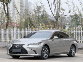 雷克萨斯ES 2020款 300h 尊享版