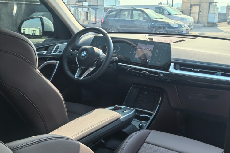 宝马X1 2024款 sDrive25Li X设计套装中控内饰7001