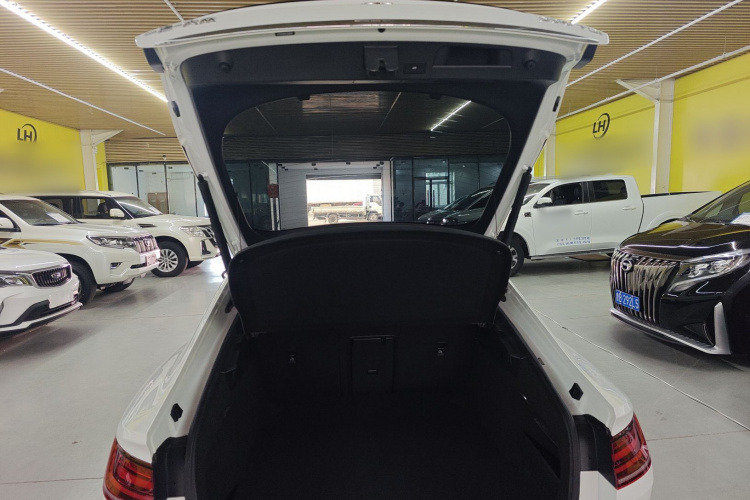 一汽-大众CC 2021款 330TSI 炫目版机舱底盘23