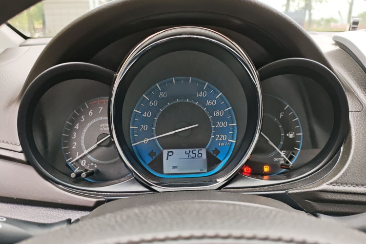 丰田 YARiS L 致炫 2014款 1.3E 自动魅动版局部细节14