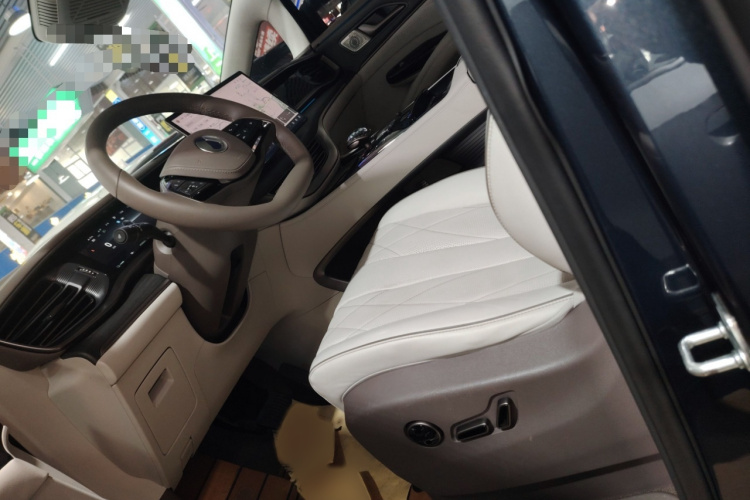 腾势D9 2022款 DM-i 970 四驱旗舰型局部细节19