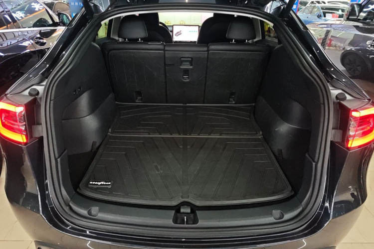 特斯拉 Model Y 2024款 长续航全轮驱动版机舱底盘23