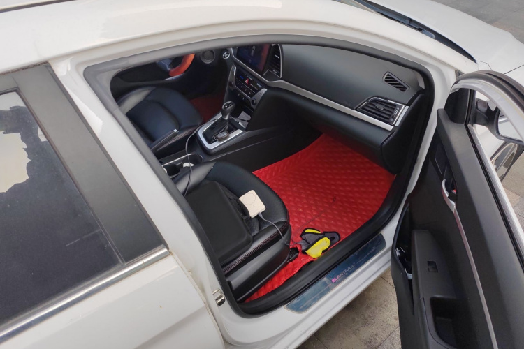 现代 领动 2016款 1.6L 自动智炫·精英型局部细节9005