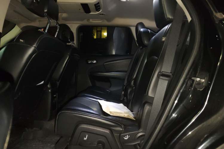 道奇 酷威 2013款 2.4L 两驱尊尚版中控内饰21