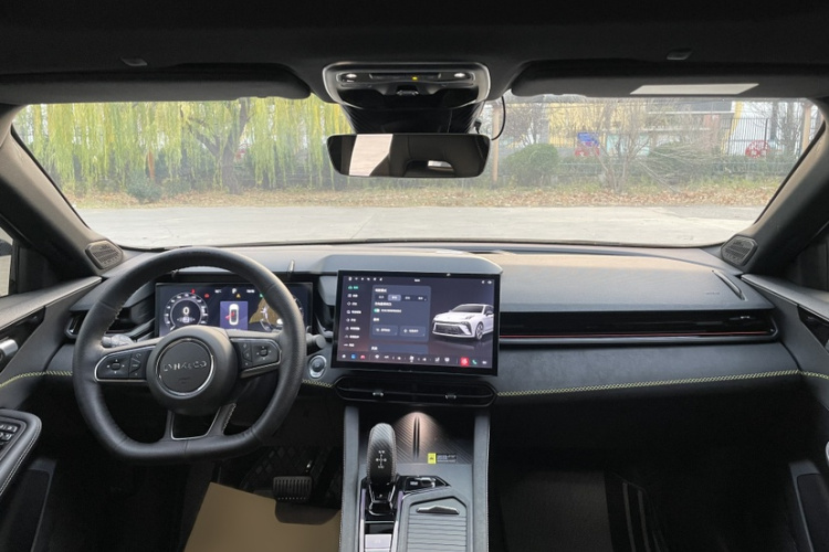 领克03 2023款 1.5TD DCT劲Pro中控内饰7003