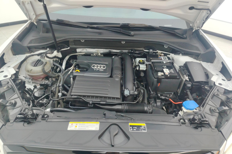 奥迪Q2L 2018款 35 TFSI 上市专享版 国VI机舱底盘24