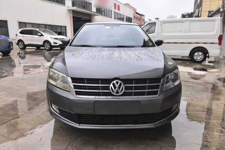 大众 朗逸 2013款 改款经典 1.6L 手动舒适版车身外观2