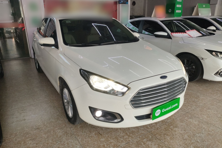 福特 福睿斯 2017款 改款 1.5L 自动舒适型车身外观3