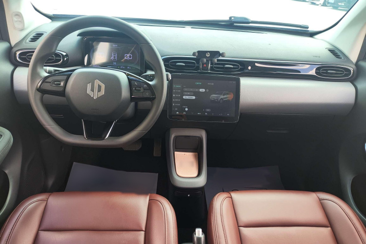 零跑汽车 零跑T03 2021款 400轻享版 三元锂中控内饰7001