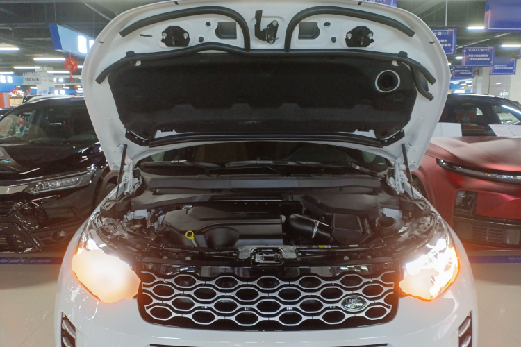 路虎 发现运动版 2024款 性能科技版机舱底盘24