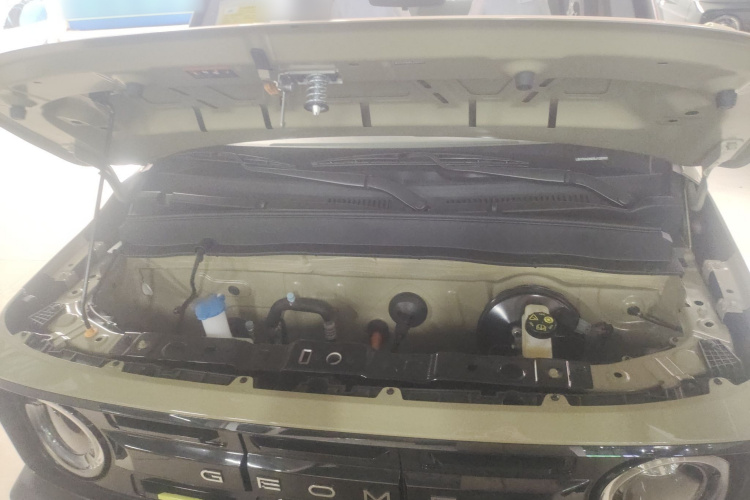 吉利银河 2025款 210km 熊猫骑士机舱底盘24