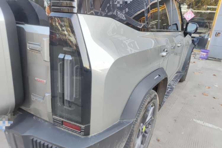 捷途旅行者 2023款 2.0T 四驱穿越PRO车身外观9