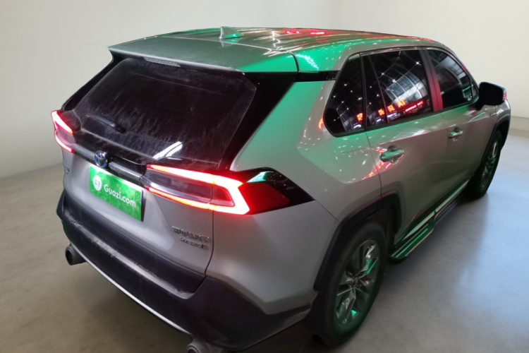 丰田 威兰达 2020款 双擎 2.5L E-CVT四驱豪华版车身外观7