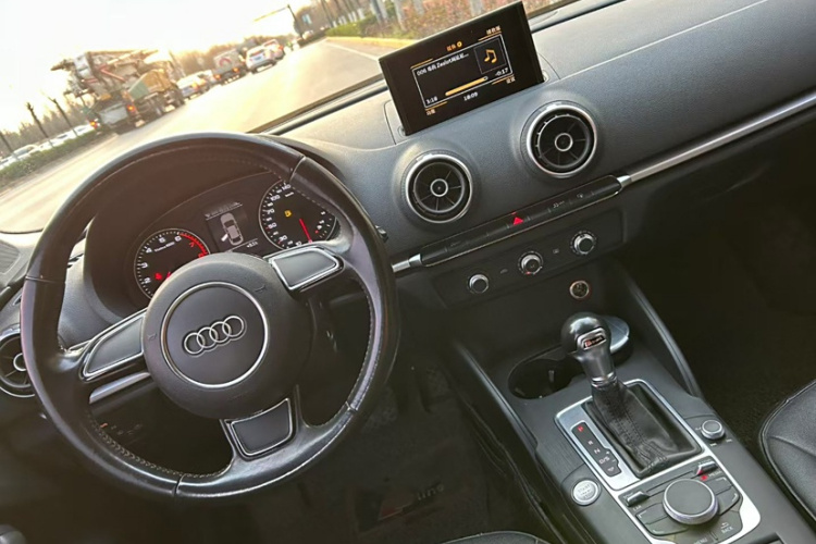 奥迪A3 2016款 Limousine 35 TFSI 进取型中控内饰7007