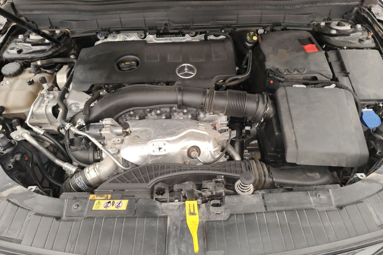 奔驰GLB 2022款 GLB 220 动感型机舱底盘24