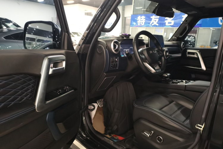 北京越野 北京BJ40 2020款 2.0T 自动四驱城市猎人版侠客型中控内饰20