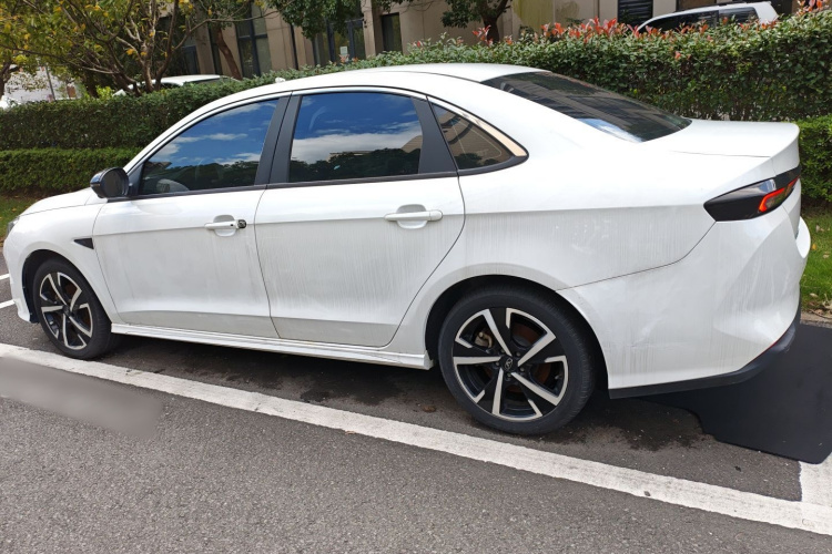 凯翼 轩度 2021款 1.5T CVT雄起版车身外观6003