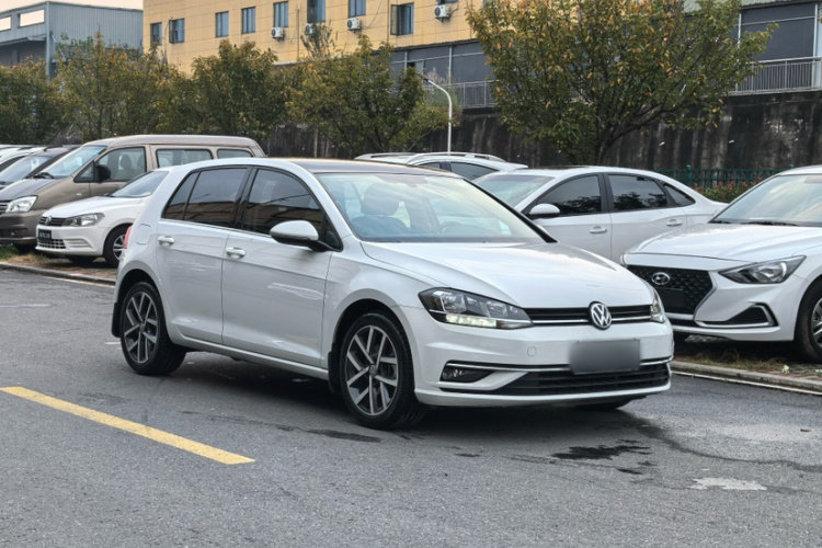 大众 高尔夫 2020款 挚爱版 280TSI DSG舒适型车身外观6002