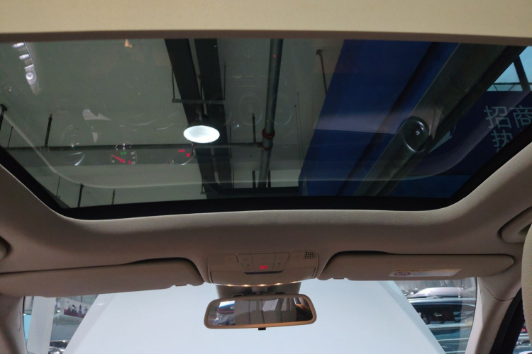 奔驰C级 2015款 C 200 L 4MATIC局部细节22