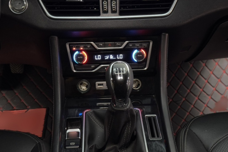 众泰T600 Coupe 2017款 1.5T 手动尊享型局部细节18