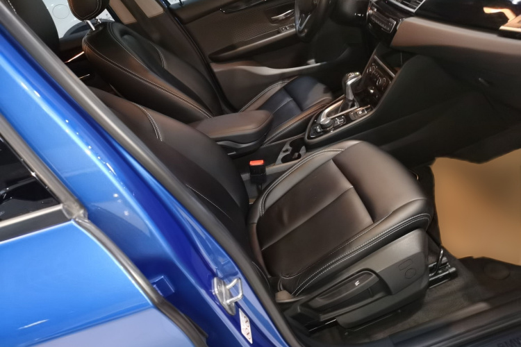 宝马2系旅行车 2018款 218i 时尚型局部细节41