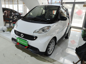 smart fortwo 2012款 1.0 MHD 硬顶标准版