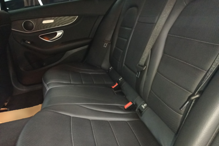 奔驰C级 2019款 C 180 L 时尚型运动版中控内饰21