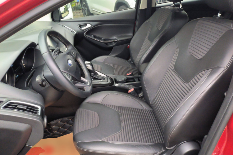 福特 福克斯 2015款 两厢 1.6L 自动风尚型局部细节19