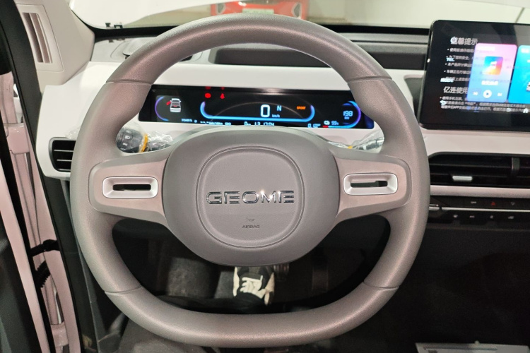 吉利银河 2024款 熊猫mini 200km 耐力熊中控内饰13