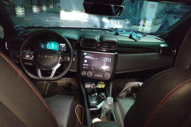 领克03 2019款 2.0TD 自动劲Pro版中控内饰12