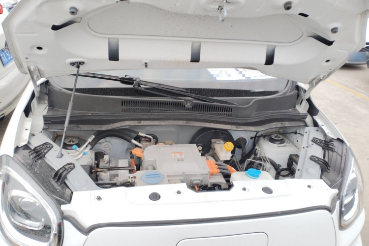 零跑汽车 零跑T03 2022款 炫晶版机舱底盘24